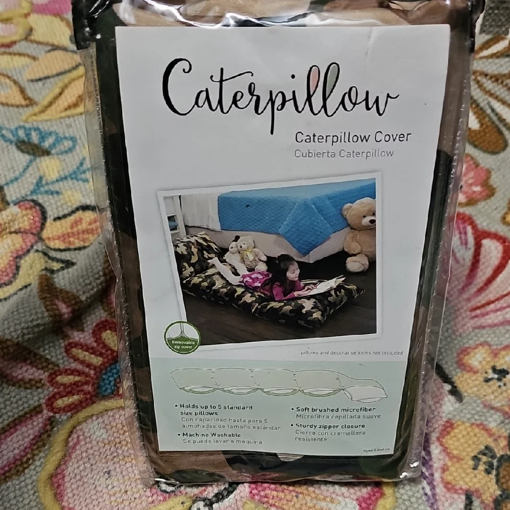 NIP CATERPILLOW COVER Camouflage (Uses 5 Standard Pillows)